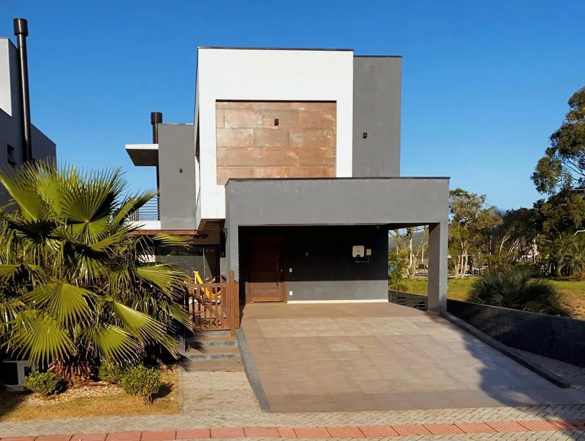 Casa 4 Suites Garopaba, Rosa Internacional - Surfland