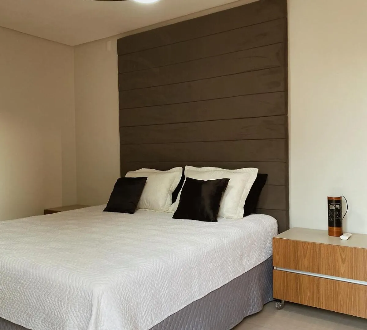 Casa 4 Suites Garopaba, Rosa Internacional - Surfland Dom wakacyjny